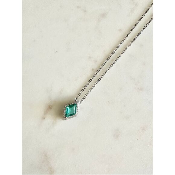 Bright aqua green cubic zirconia lozenge cut pendant necklace - Picture 4 of 6